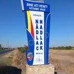 Totem intrare în localitate neluminos cu elemente reflectorizante – 3350 mm